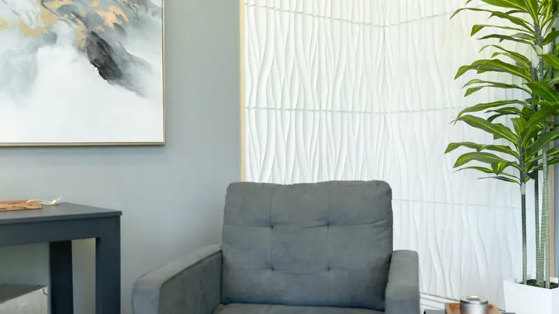 Comfortable lounge area at Aloha Media Studio
